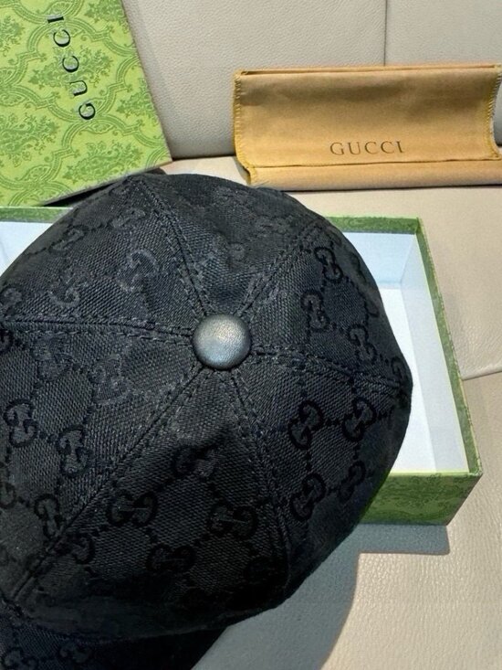 Gucci classic black checkered baseball cap